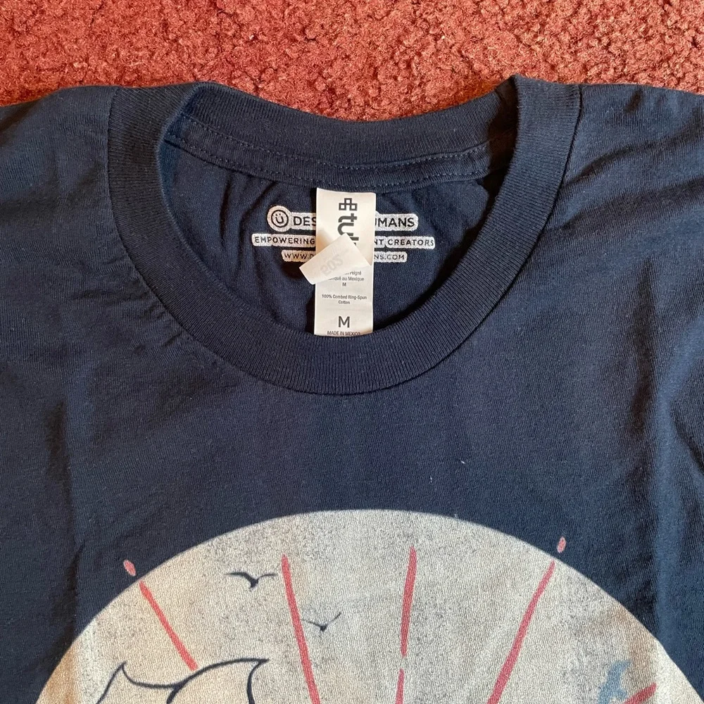 Mens T-shirt - Island Waves - Picture 3 of 3